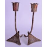 A PAIR OF STYLISH ENGLISH SILVER CANDLESTICKS. 10.2 oz. 17.5 cm high.