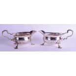 A PAIR OF SILVER SAUCEBOATS. Sheffield 1902. 18 oz. 18 cm wide.