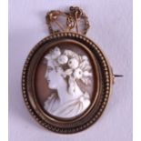 A 9CT GOLD CAMEO BROOCH. 2.5 cm x 2.75 cm.