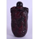 A CHINESE SNUFF BOTTLE AND STOPPER. 7 cm high.