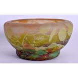 A GOOD FRENCH DAUM NANCY CAMEO GLASS BOWL decorated with foliage and vines. 15 cm wide.