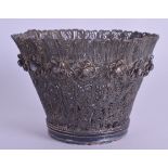 AN 18TH CENTURY CONTINENTAL SILVER FILIGREE BASKET. 9.4 oz. 7.75 cm high.