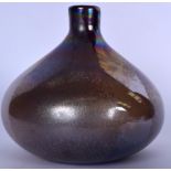 A LARGE ONION SHAPED TIFFANY TYPE IRIDISCENT GLASS VASE, formed with a bulbous body and mottled deco