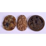 THREE CHINESE HARDSTONE PENDANTS. (3)