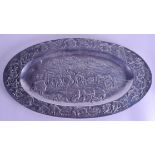 AN UNUSUAL 1920S AMERICAN PEWTER AMERICAN BISON HUNTING PLATTER decorated with figures on horse