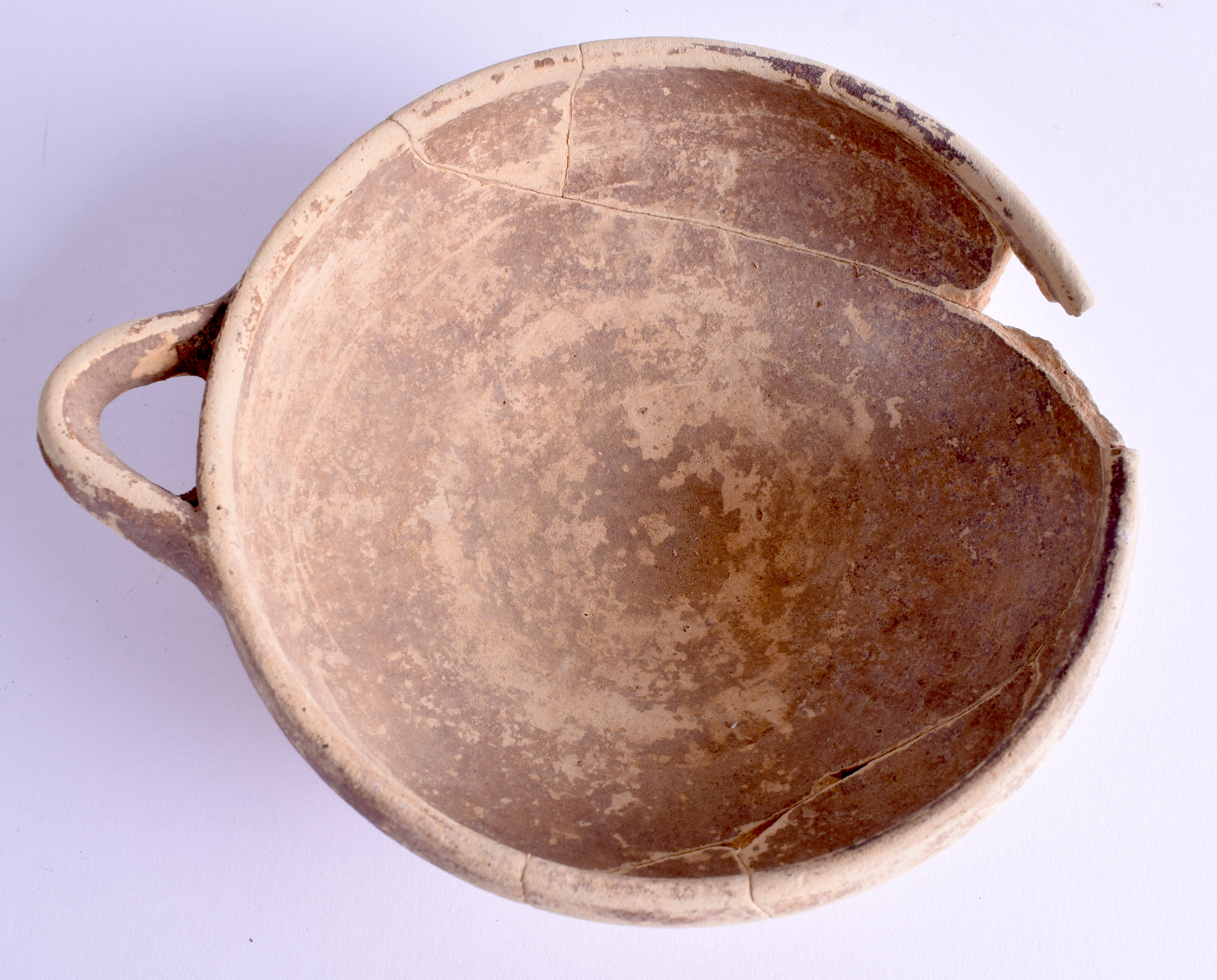 A MIDDLE EASTERN POTTERY BOWL. 14 cm wide. - Bild 3 aus 4