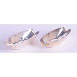 A PAIR OF ENGLISH SILVER ASHTRAYS. 3.2 oz. 9 cm wide.