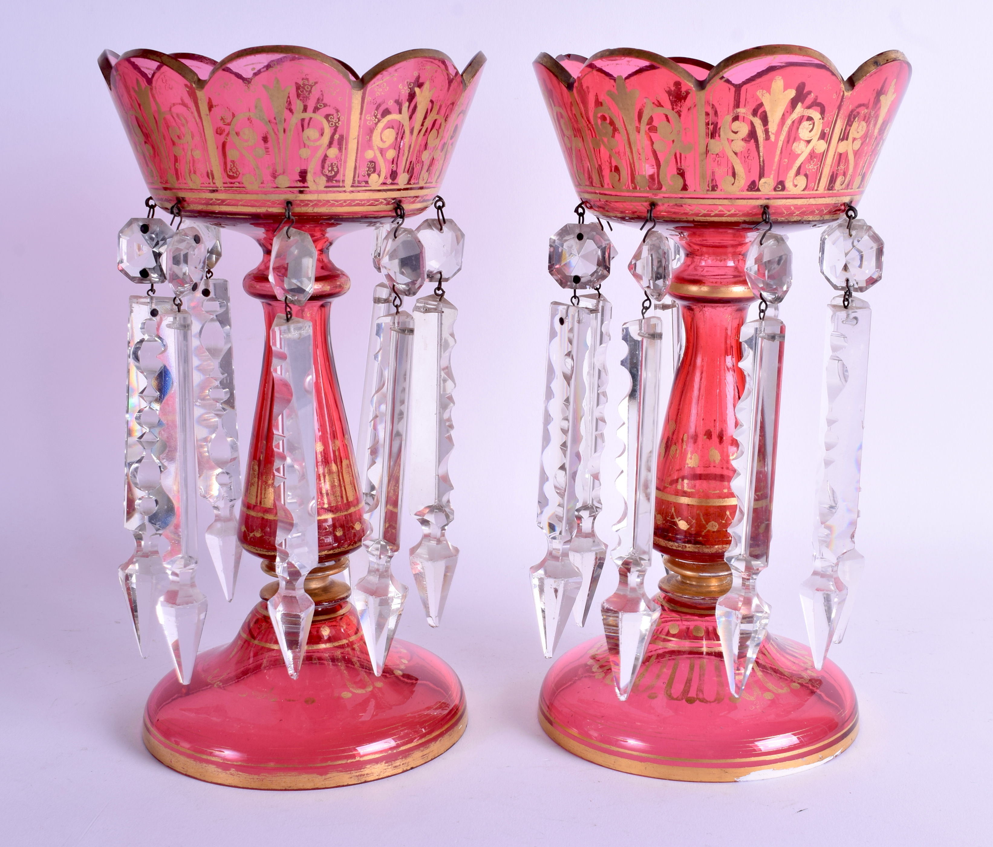 A PAIR OF BOHEMIAN CRANBERRY GLASS LUSTRES with gilt highlights. 26 cm high. - Bild 2 aus 2