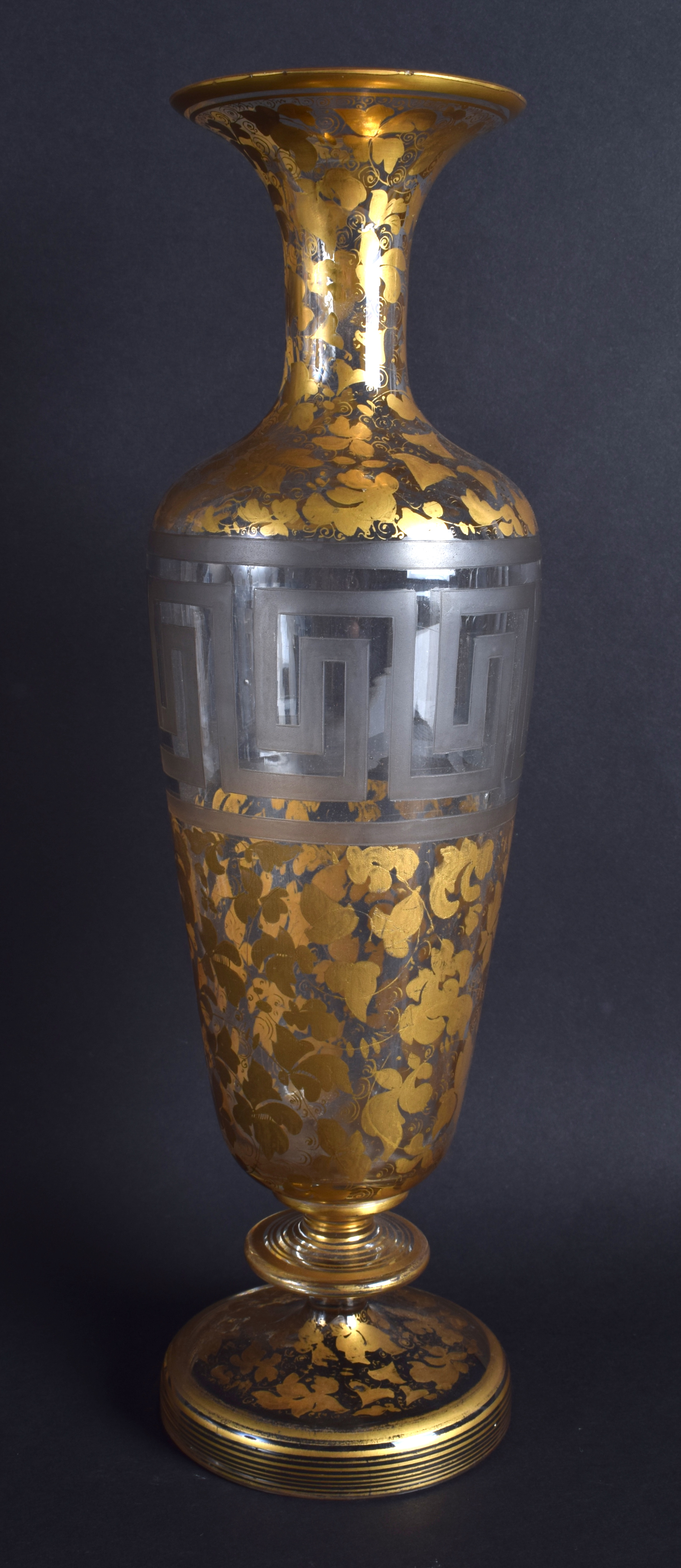 A 19TH CENTURY BOHEMIAN CLEAR AND GILT GLASS VASE painted with flowers. 32 cm high. - Bild 2 aus 4