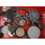 A SMALL QUANTITY OF COINAGE, together with assorted metal objects. (qty)