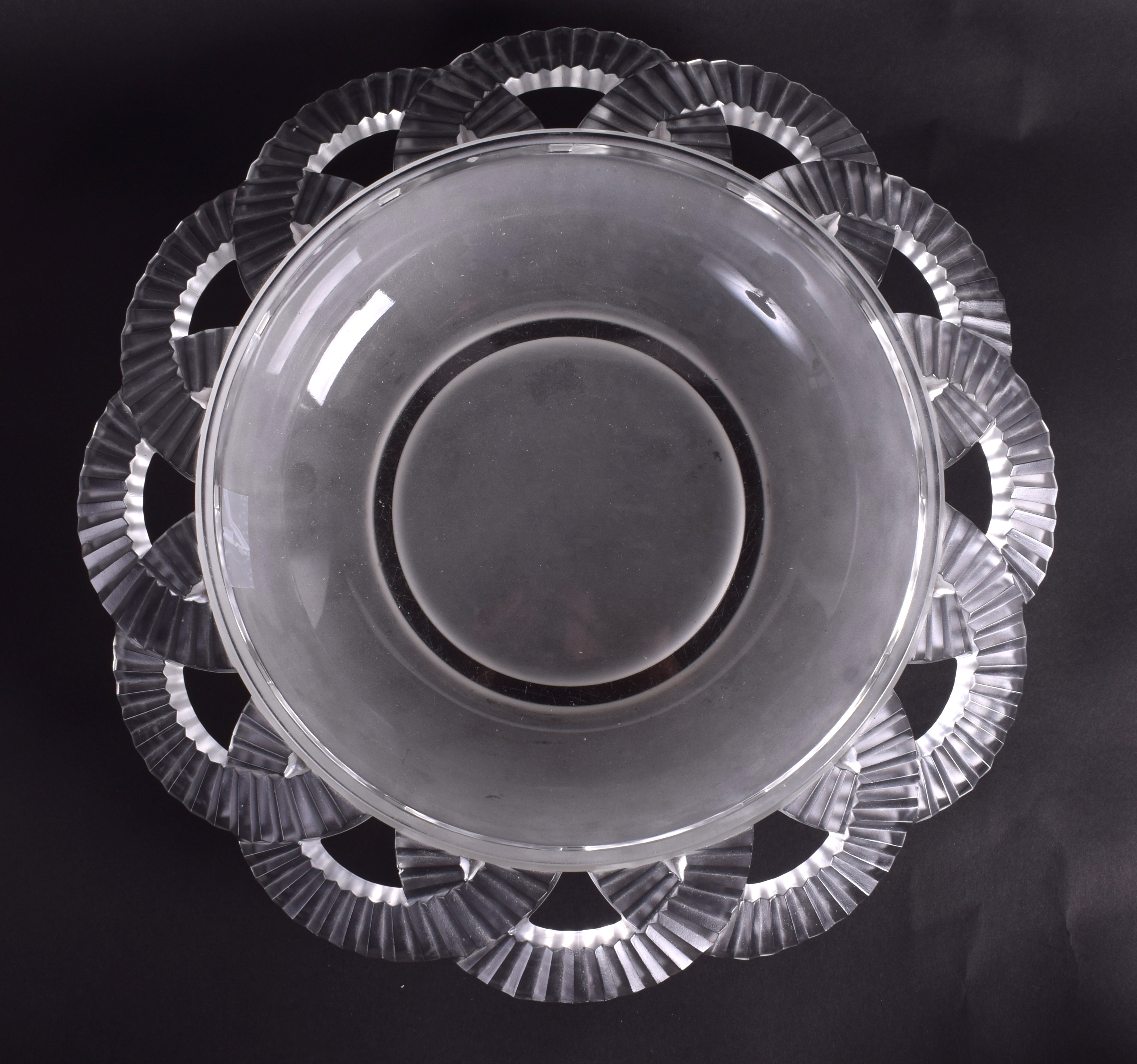 A LARGE ART DECO PIERRE DAVESN VERLYS FROSTED GLASS BOWL with angular open border. 40 cm wide.