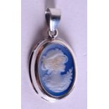 A SILVER CAMEO PENDANT.