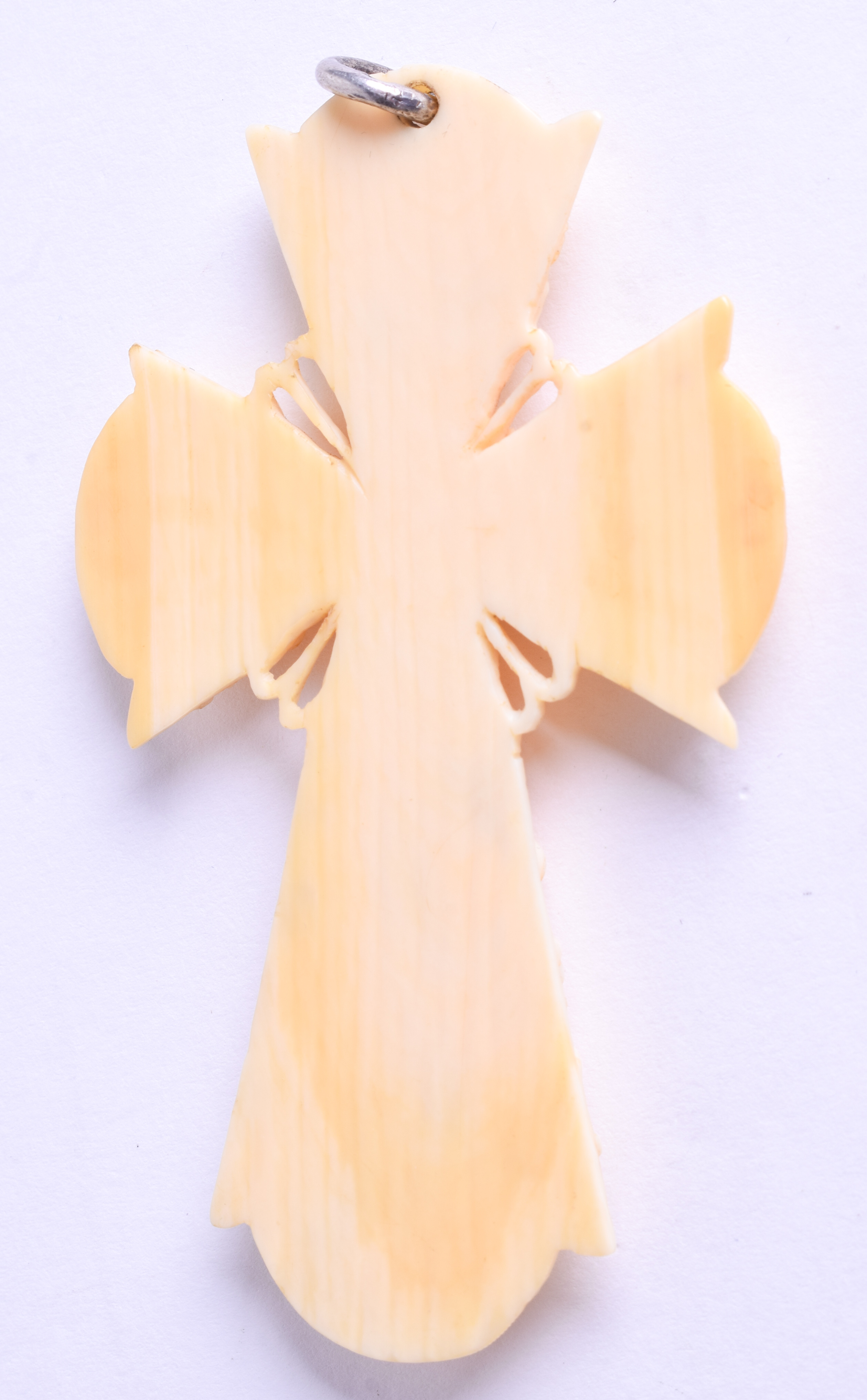 A 19TH CENTURY CARVED IVORY CROSS. 5 cm x 7 cm. - Image 2 of 2