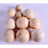 TEN VICTORIAN CARVED IVORY SNOOKER BALLS. 904 grams. (9)