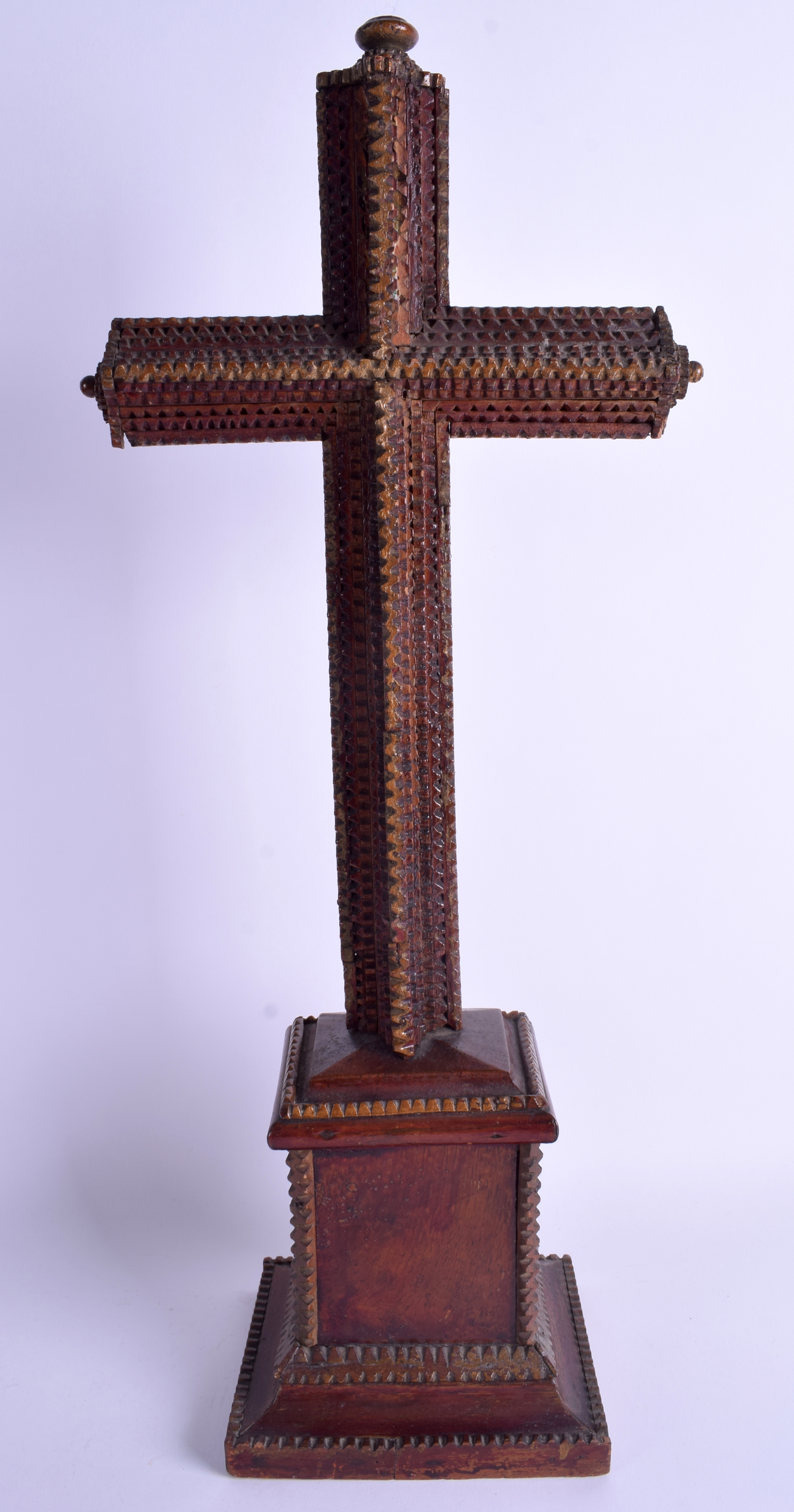 A RARE LARGE TRAMP FOLK ART CRUCIFIX. 54 cm x 22 cm. - Bild 2 aus 2