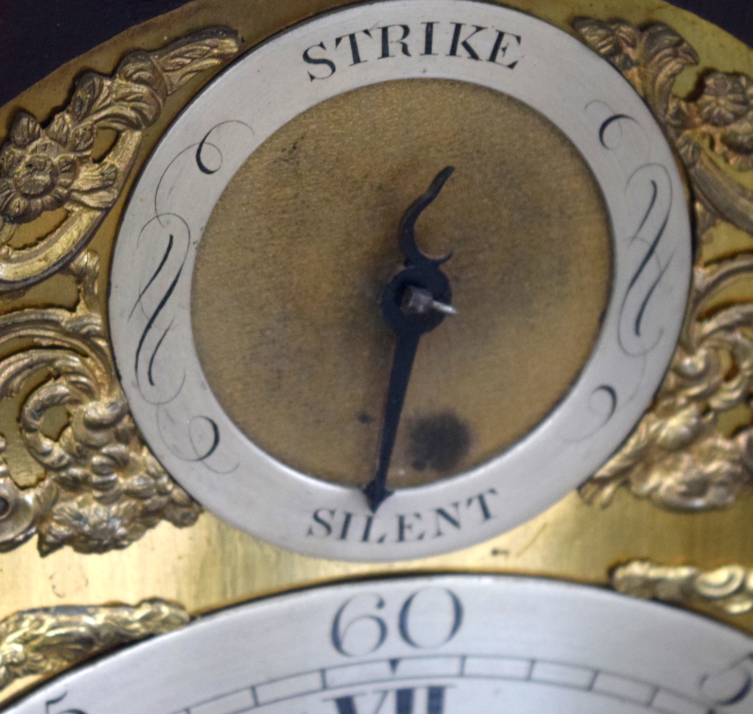 A GEORGE III RIEDER & CO LONDON MAHOGANY BRACKET CLOCK C1780 with silvered dial and brass overlay. - Image 9 of 11