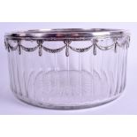 AN ANTIQUE NEO CLASSICAL SILVER FRUIT BOWL. 21 cm x 11 cm.