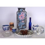 A MIXED GROUP OF CHINA, varying style and decoration. (qty)