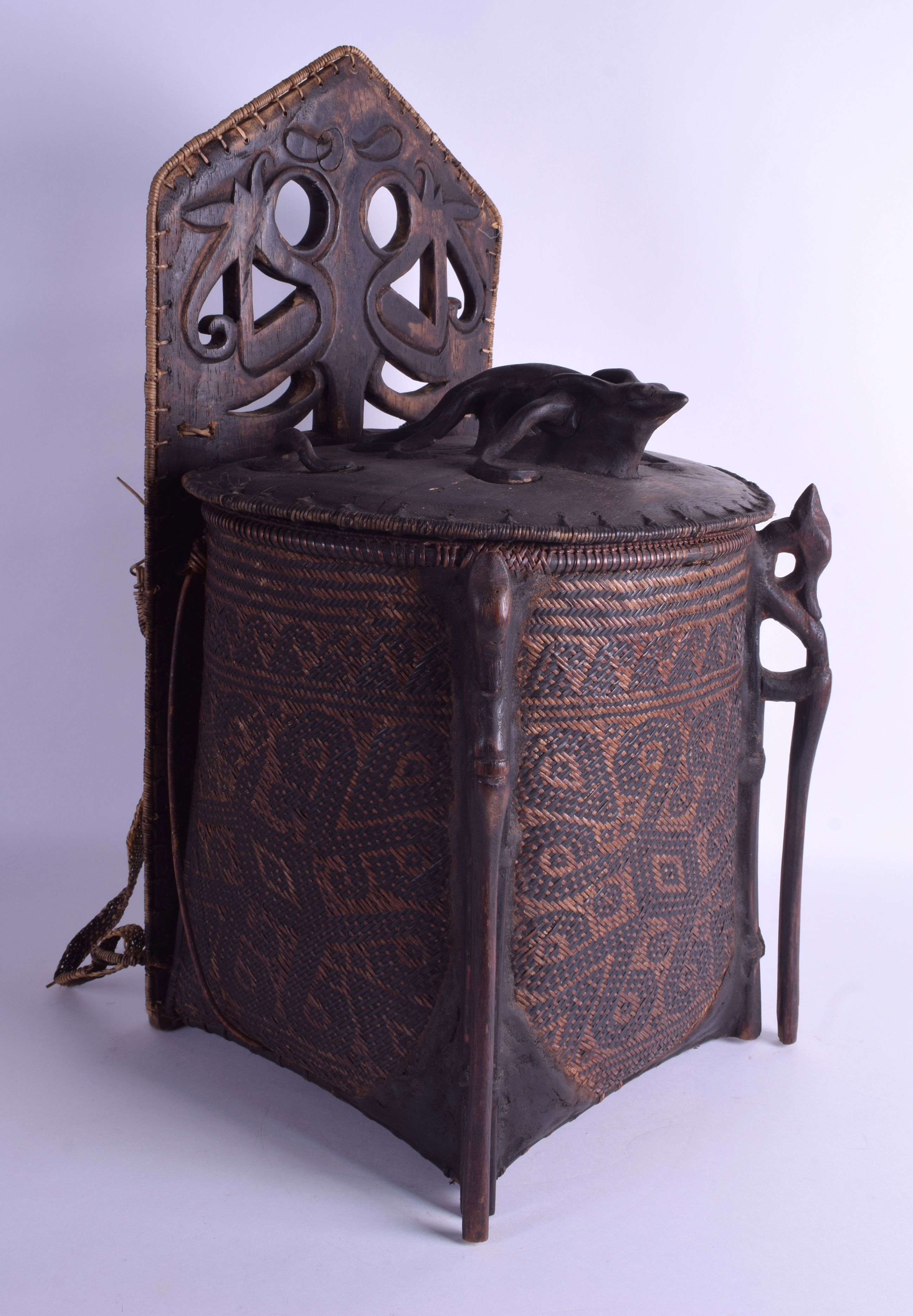 AN EARLY 20TH CENTURY CARVED WOOD AND WICKER WORK TRIBAL BOX AND COVER possibly Papua New Guinea. 5