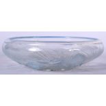 A LALIQUE STYLE GLASS BOWL, decorated with fruiting vines. 20 cm wide.