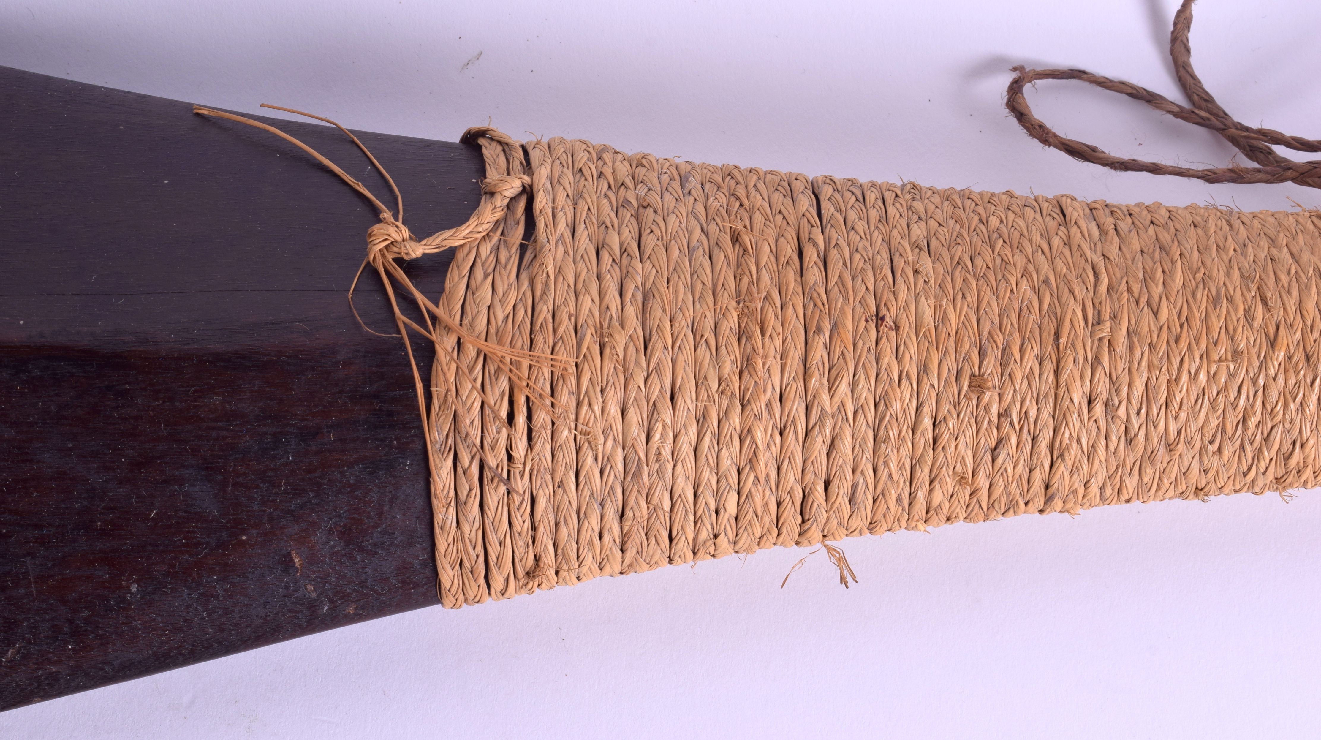 A RARE SOLOMON ISLANDS POLYNESIAN TRIBAL WAR CLUB Melanesia, with rope banded handle. 76 cm x 17 cm - Bild 3 aus 8