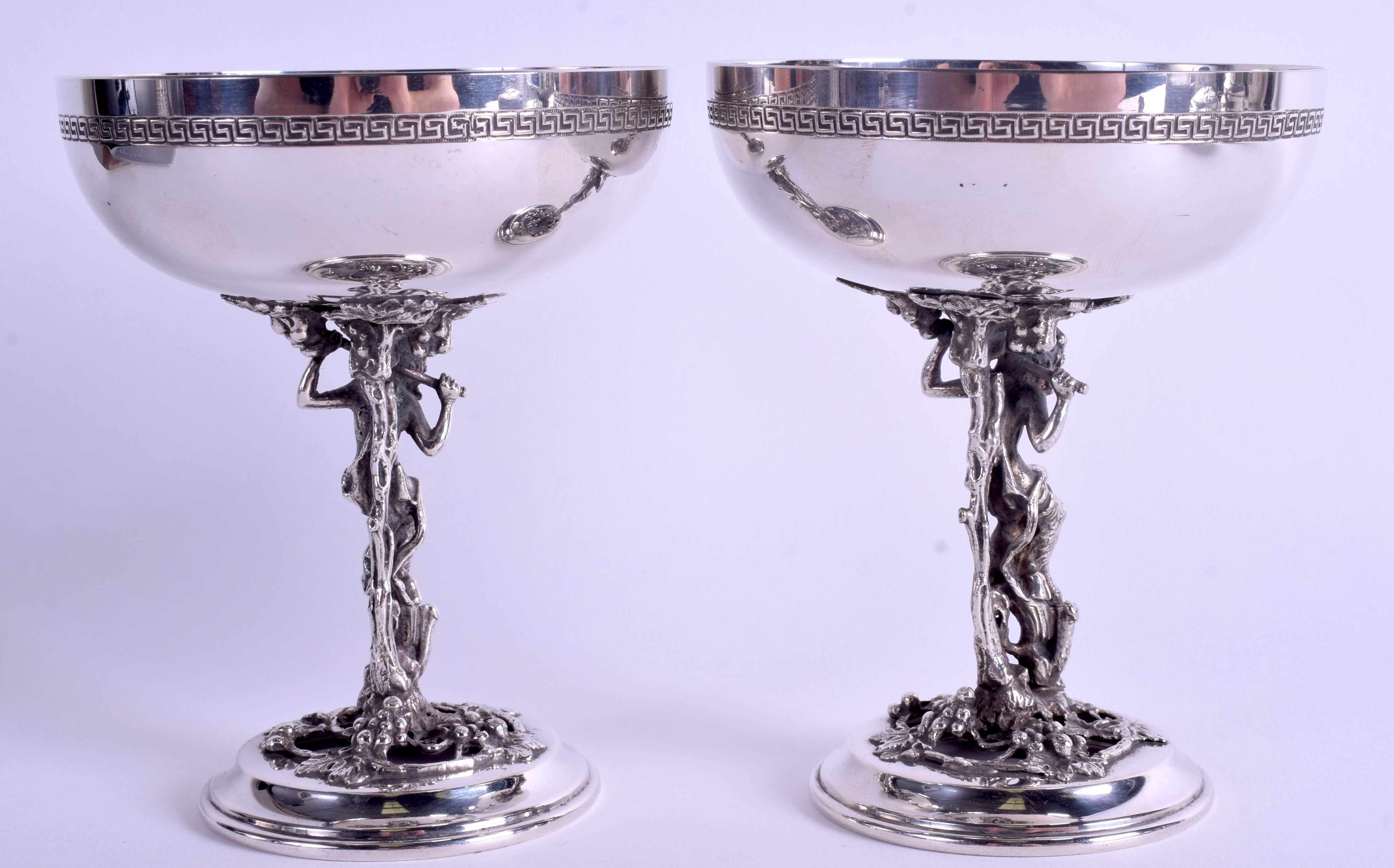 A PAIR OF VINERS CLASSICAL SILVER PLATED COMPORTS. 12 cm x 8 cm. - Image 2 of 4