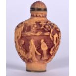 A CHINESE SNUFF BOTTLE, decorated with figures in a landscape. 6 cm high.