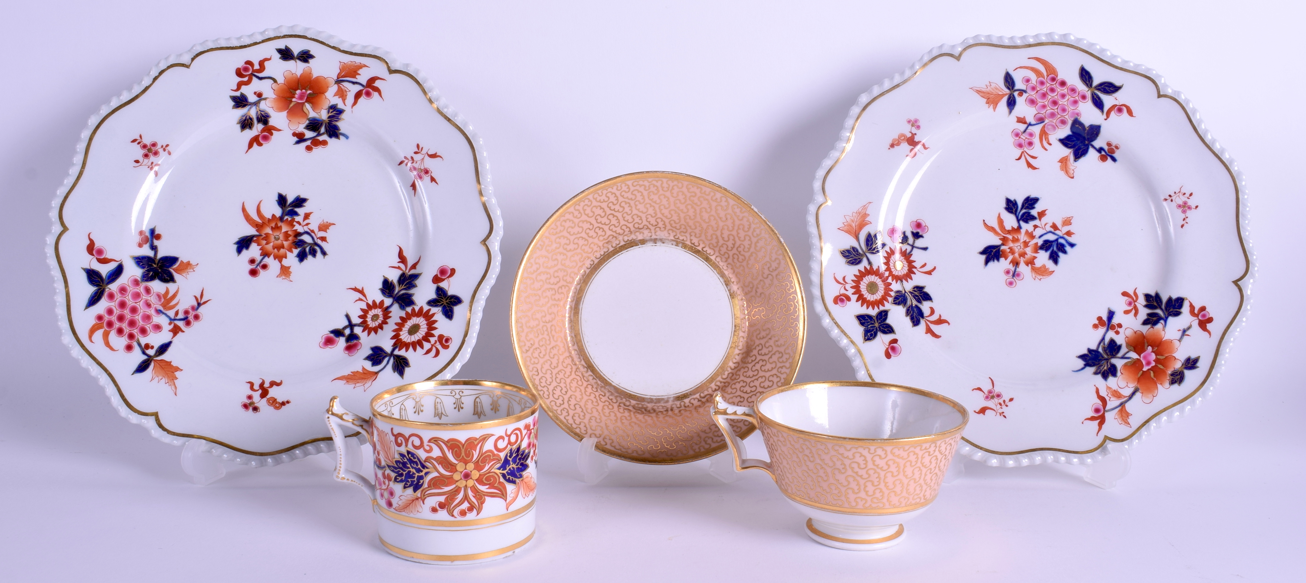 AN EARLY 19TH CENTURY FLIGHT BARR AND BARR COFFEE CAN together with a pair of flowers & another. (5