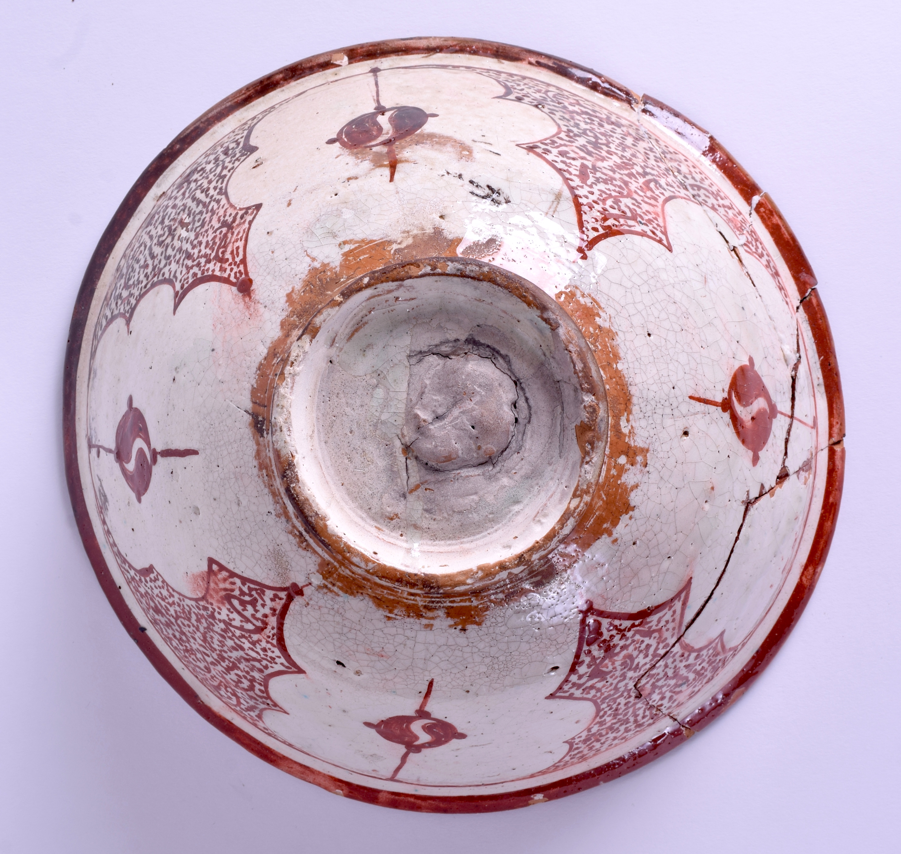 A 13TH CENTURY PERSIAN KASHAN LUSTRE POTTERY BOWL C1250 painted with motifs and calligraphy. 24 cm - Bild 4 aus 4