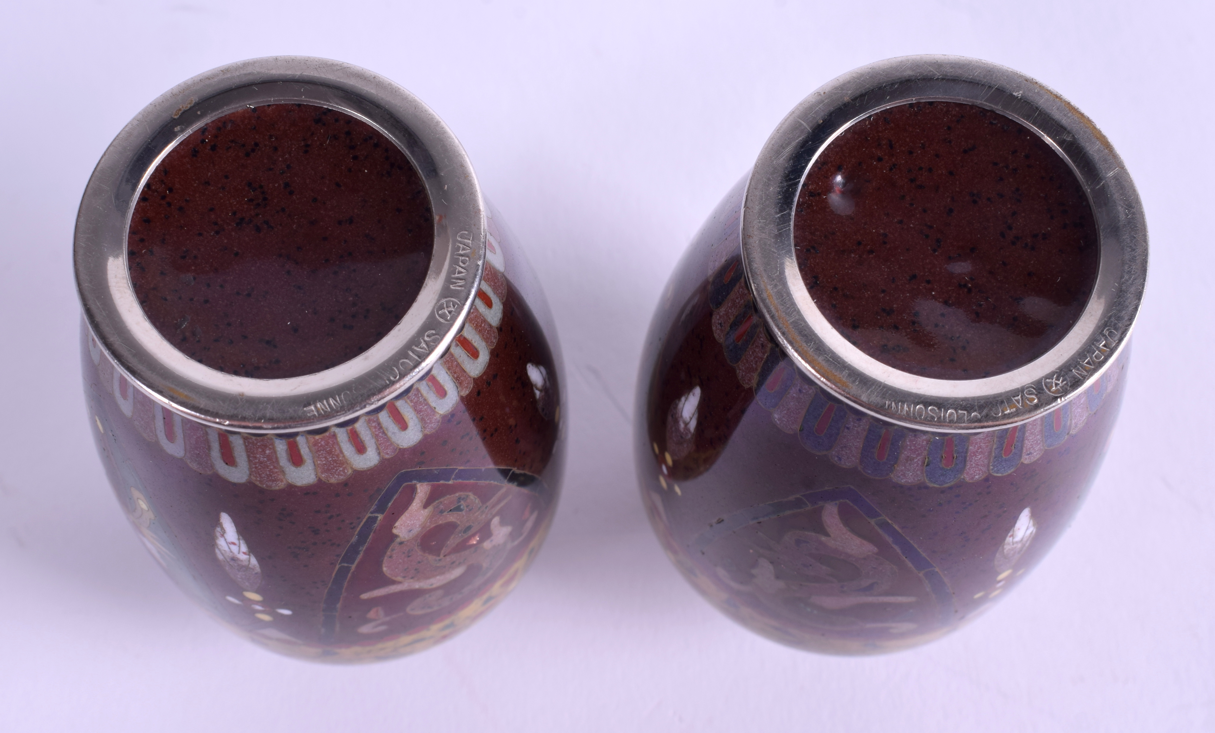 A PAIR OF EARLY 20TH CENTURY JAPANESE MEIJI PERIOD SILVER CLOISONNÉ ENAMEL VASES. 9.75 cm high. - Image 3 of 3