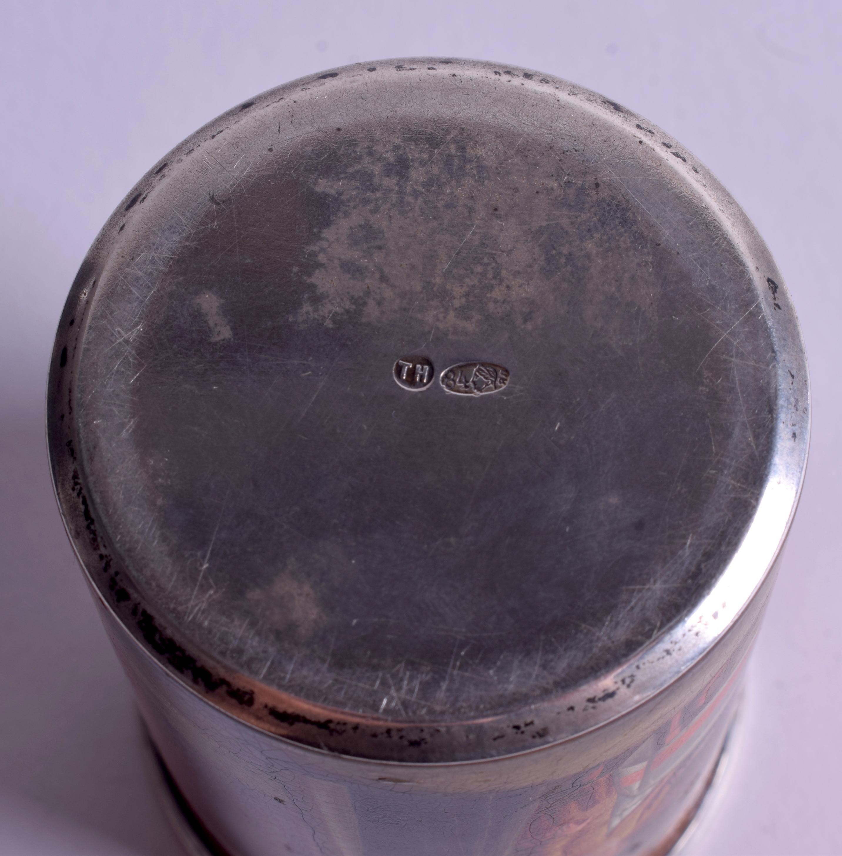 AN ANTIQUE RUSSIAN SILVER LACQUERED BEAKER. 3.9 oz. 7.5 cm high. - Image 3 of 4