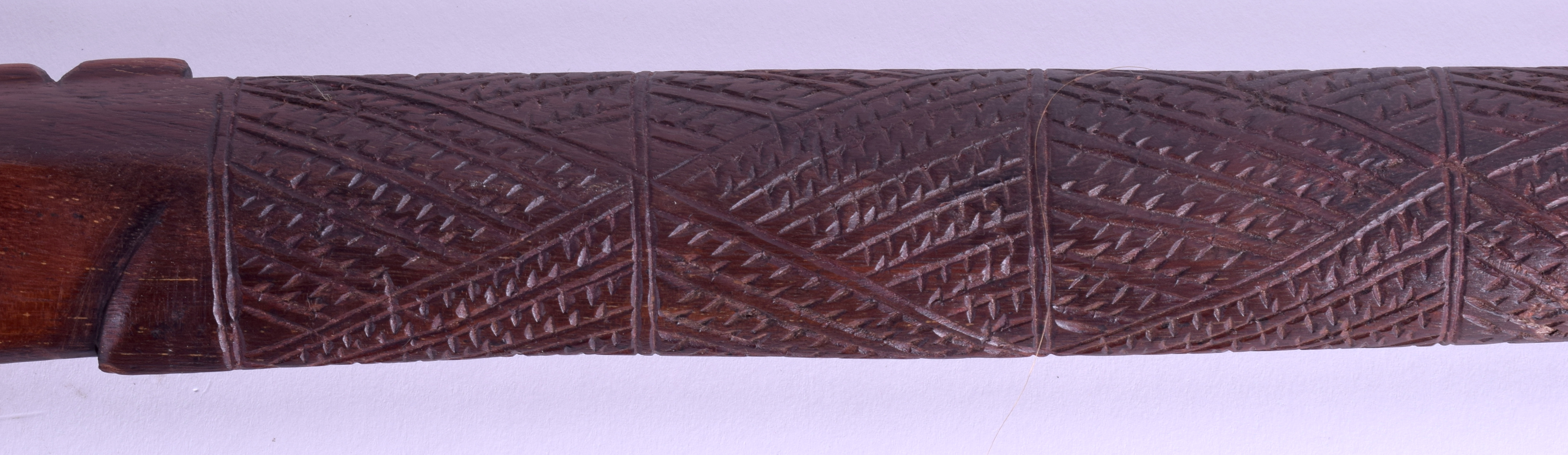 A RARE SAMOAN POLYNESIAN TRIBAL SPIKED WOOD WAR CLUB with zig zag carved handle and barbed rim. 94 - Image 4 of 8