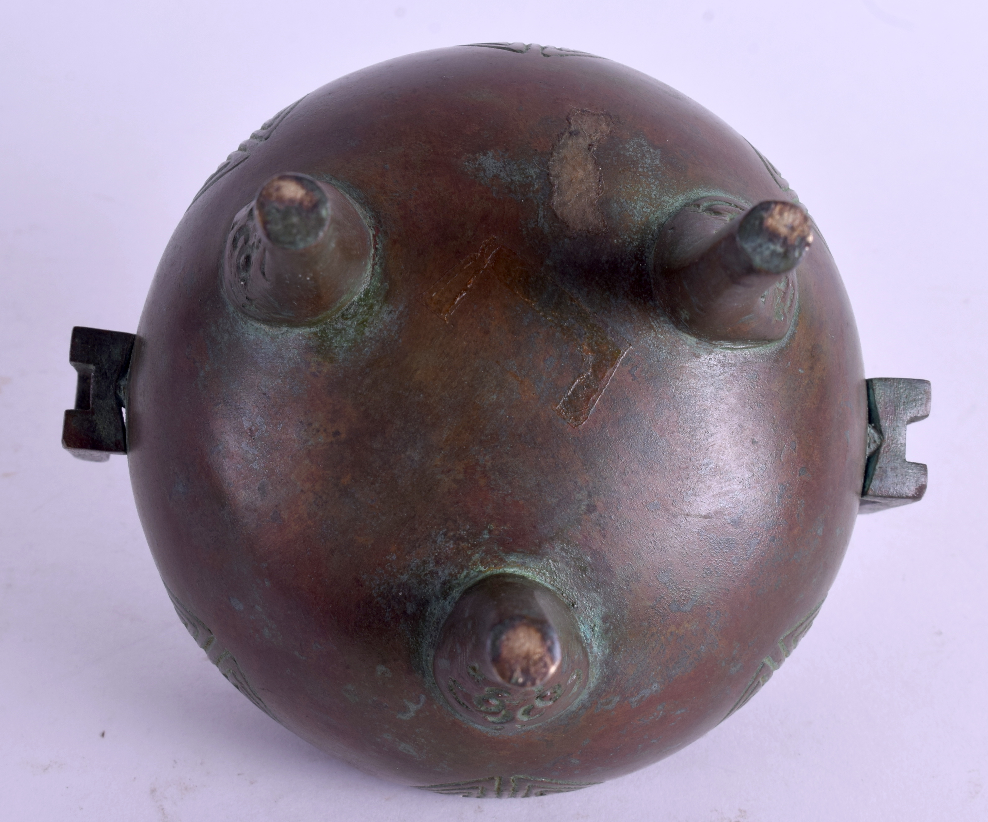 A JAPANESE BRONZE CENSER AND COVER. 17 cm x 9 cm. - Image 3 of 3