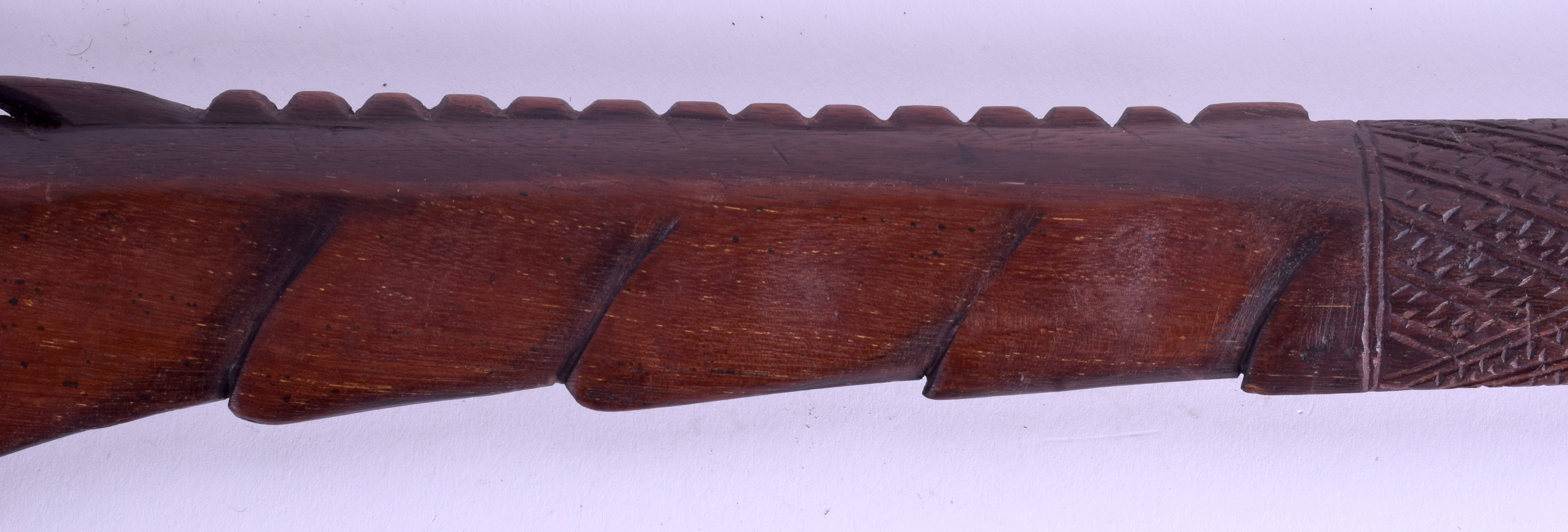 A RARE SAMOAN POLYNESIAN TRIBAL SPIKED WOOD WAR CLUB with zig zag carved handle and barbed rim. 94 - Image 3 of 8