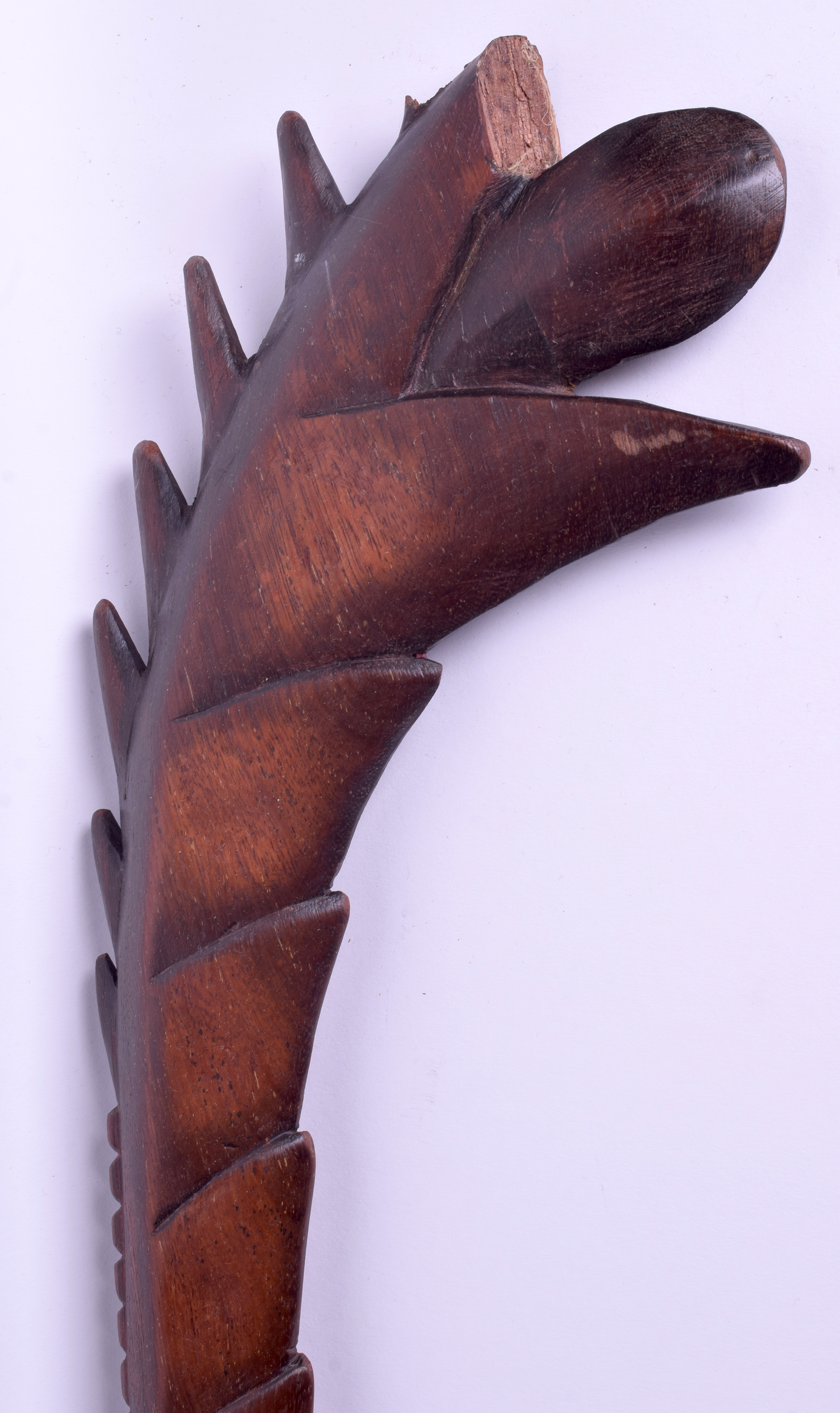 A RARE SAMOAN POLYNESIAN TRIBAL SPIKED WOOD WAR CLUB with zig zag carved handle and barbed rim. 94 - Image 6 of 8