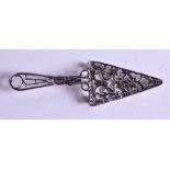 A SILVER TROWEL. 7.5 cm long.