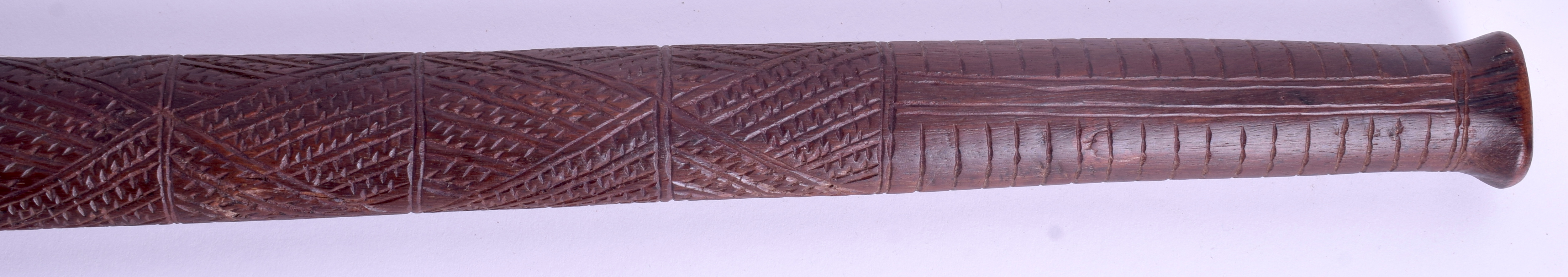 A RARE SAMOAN POLYNESIAN TRIBAL SPIKED WOOD WAR CLUB with zig zag carved handle and barbed rim. 94 - Image 5 of 8