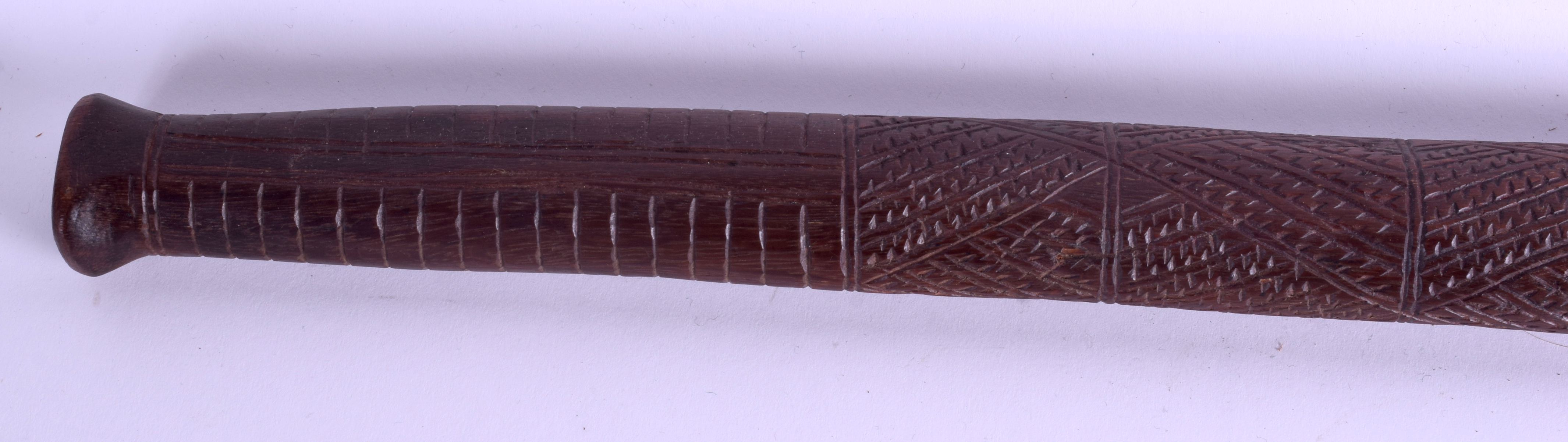 A RARE SAMOAN POLYNESIAN TRIBAL SPIKED WOOD WAR CLUB with zig zag carved handle and barbed rim. 94 - Image 8 of 8