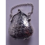 A SILVER PURSE. 1.75 cm wide.