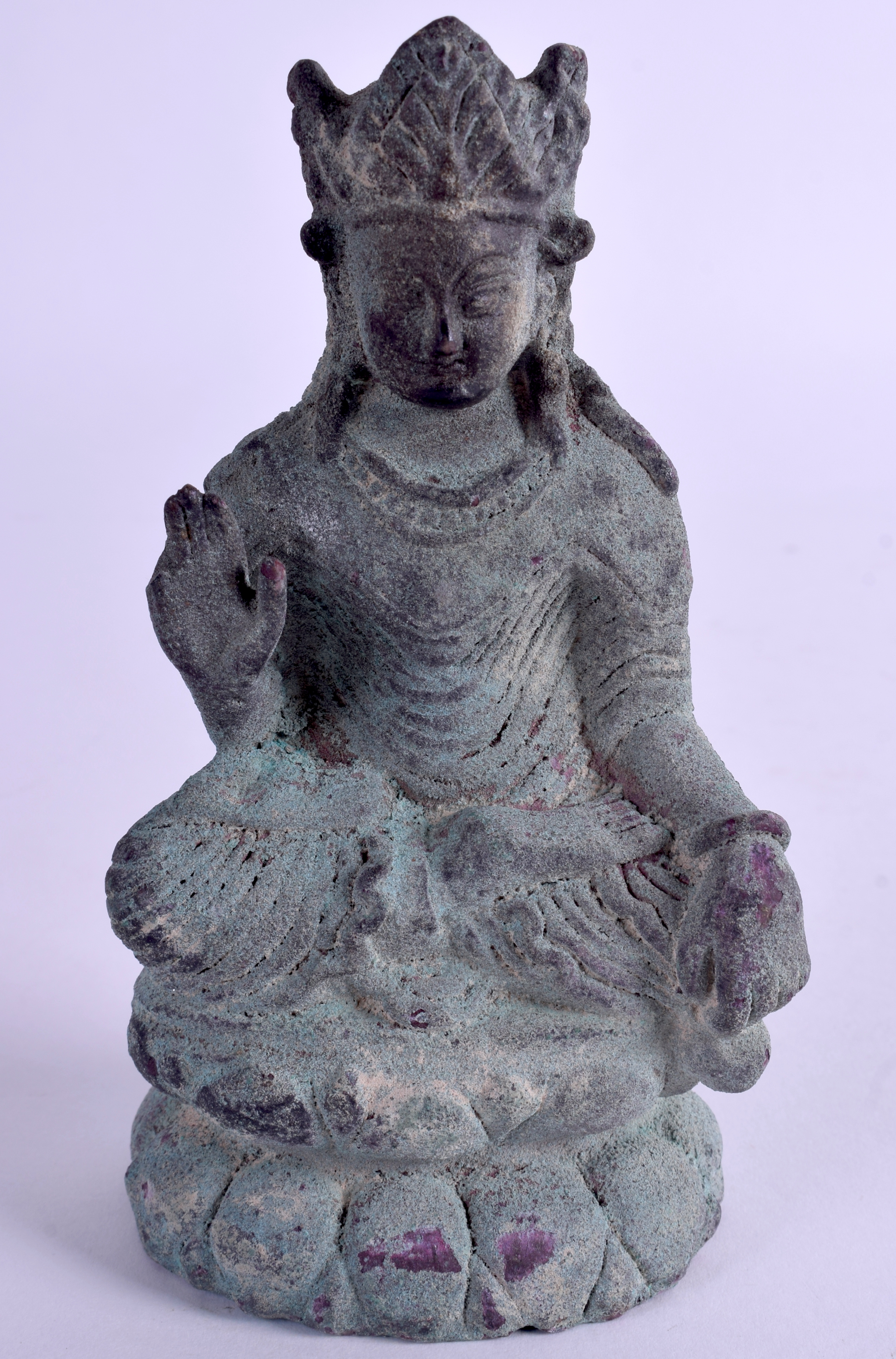 A CHINESE BRONZE FIGURE OF GUANYIN.13.5 cm high.