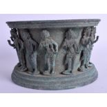 A ROMAN STYLE BRONZE BOWL. 16 cm wide.