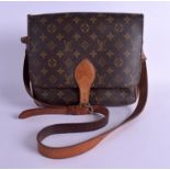 A LOUIS VUITTON LEATHER HAND BAG. 28 cm x 24 cm.