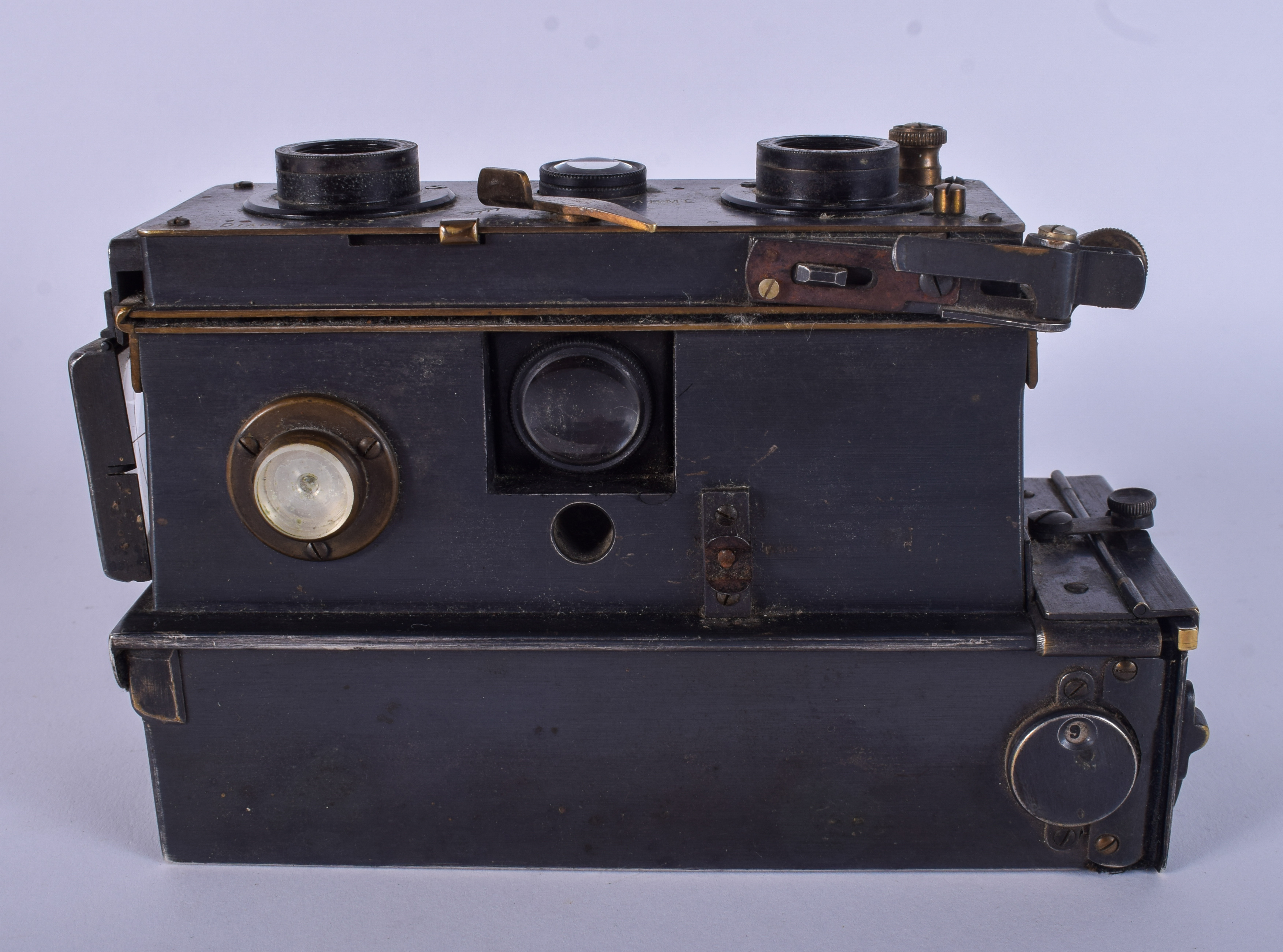 A RARE VINTAGE LEATHER CASED FRENCH RF PARIS VERASCOPE with Zeiss & Kraus lenses. 13.5 cm x 9.5 cm. - Image 2 of 5