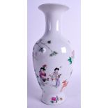AN EARLY 20TH CENTURY CHINESE FAMILLE ROSE PORCELAIN VASE Guangxu, painted with figures and birds w