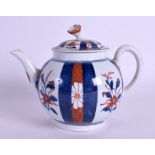 A RARE 18TH CENTURY WORCESTER TEAPOT AND COVER decorated with a contemporary Japanese imari pattern