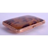 A VICTORIAN CARVED TORTOISESHELL AND YELLOW METAL CIGARETTE BOX. 6.5 cm x 9 cm.