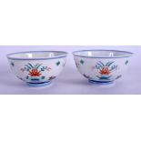 A PAIR OF EARLY 20TH CENTURY CHINESE DOUCAI PORCELAIN BOWLS Guangxu mark and period. 10 cm diameter