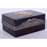 A FINE 18TH/19TH CENTURY GOLD SILVER AND TORTOISESHELL BOX inset with a multi layered cameo of a pu