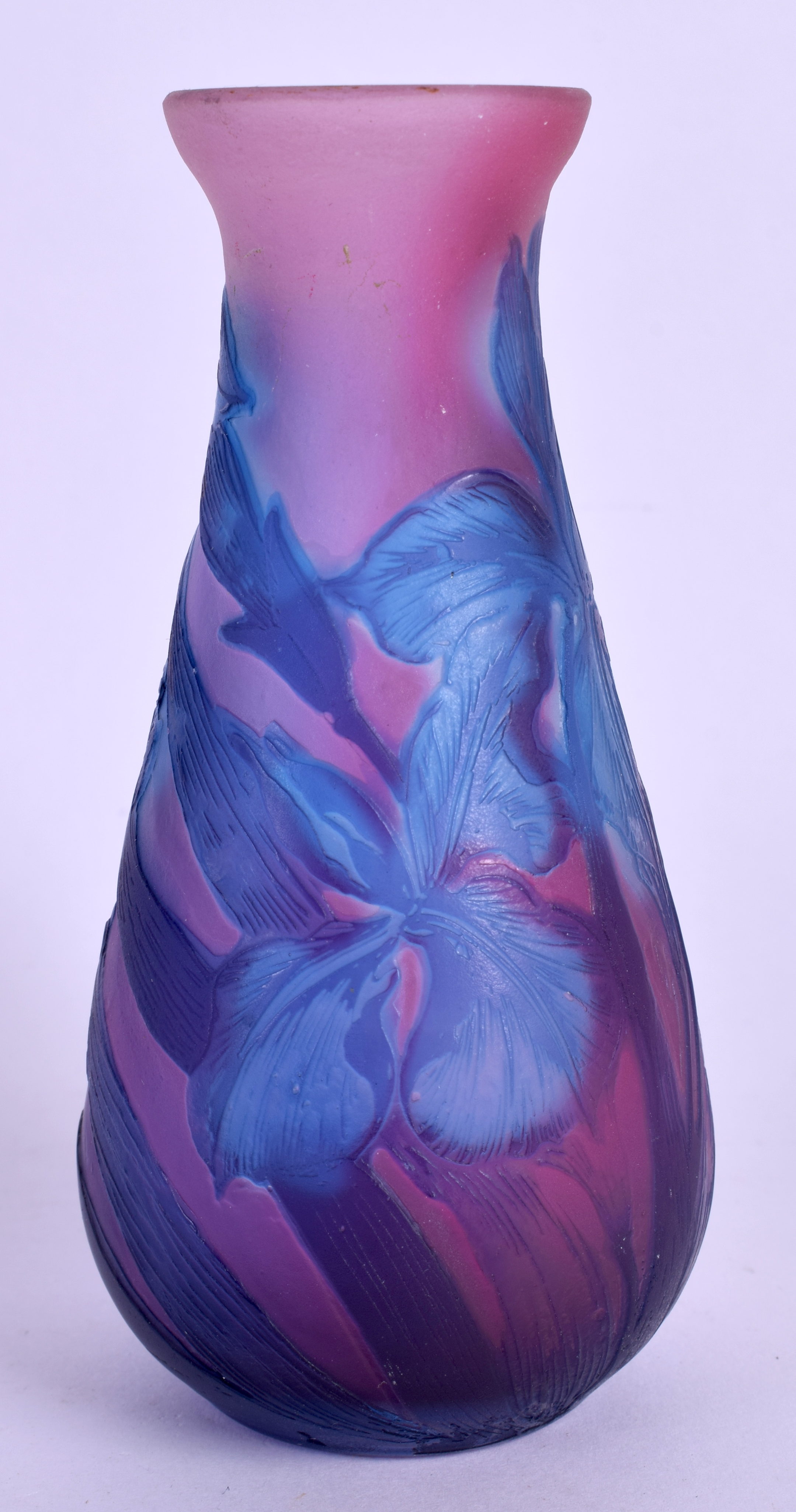 A FRENCH GALLE CAMEO GLASS VASE. 12 cm high. - Image 2 of 3