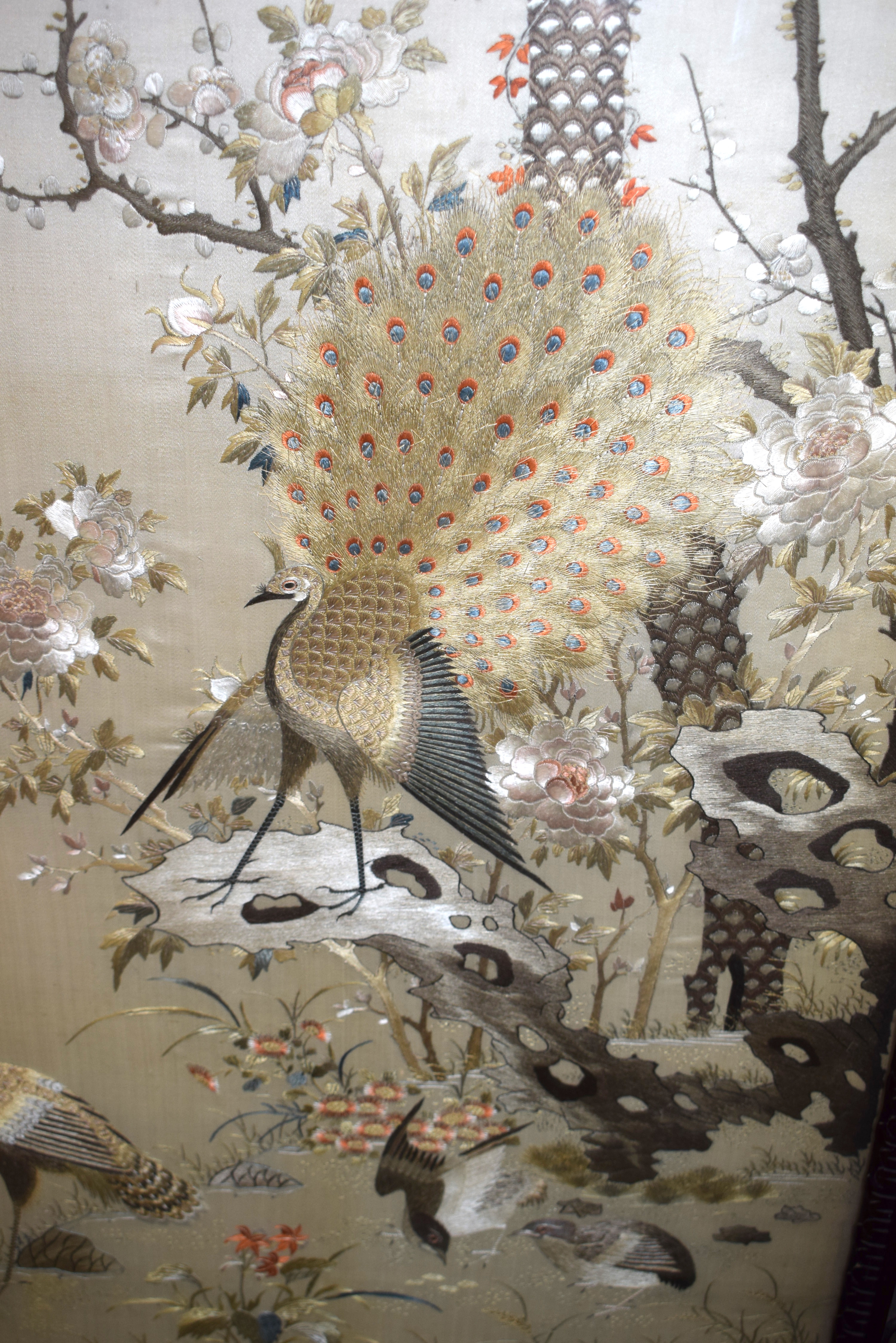 A VERY RARE AND LARGE MID 19TH CENTURY CHINESE HONGMU AND SILK SCREEN comprising of six sections in - Image 9 of 38